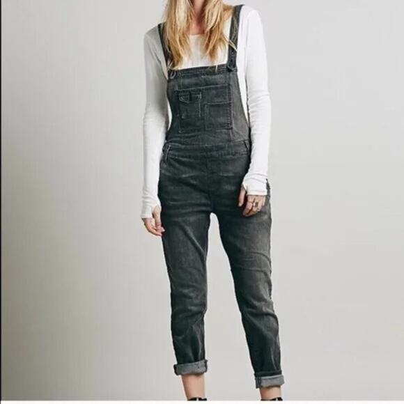 FREE PEOPLE Gray Denim Overalls Size 26 Skinny Ankle Eclipse Black Wash Boho - Picture 2 of 9